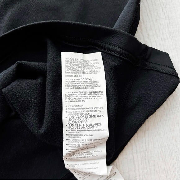 Under Armour men’s black cold gear thermal top - Picture 9 of 10